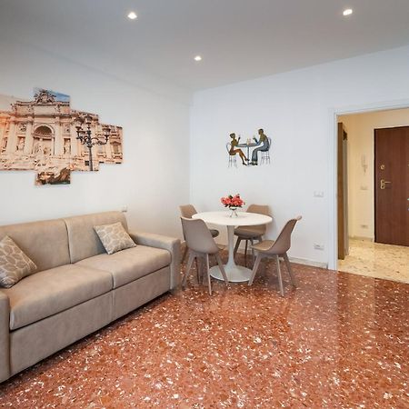 Luxury And Sweet Home-Metro Malatesta Рим Екстериор снимка