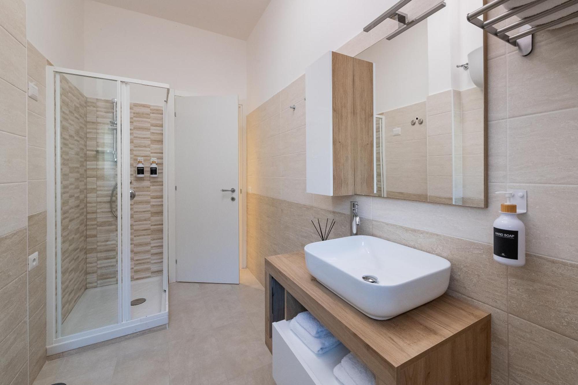 Luxury And Sweet Home-Metro Malatesta Рим Екстериор снимка